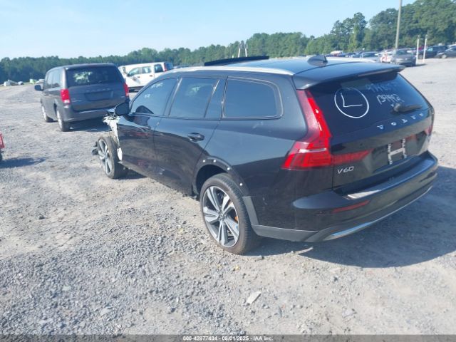 2024 VOLVO V60 CROSS COUNTRY YV4L12WY3R2139492 Photo 2