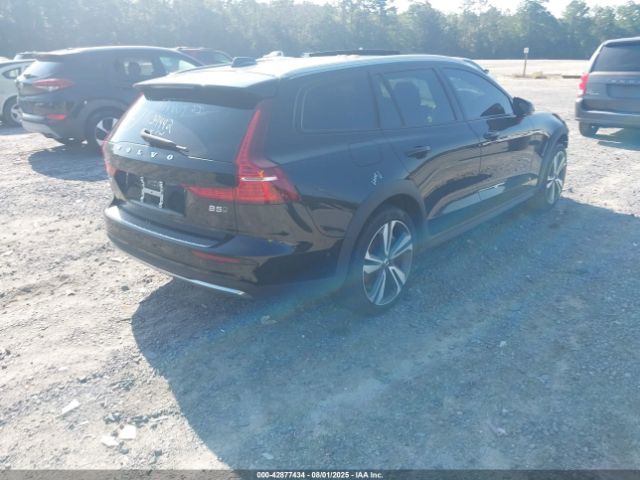 2024 VOLVO V60 CROSS COUNTRY YV4L12WY3R2139492 Photo 3