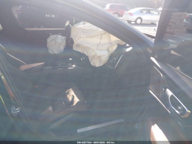 2024 VOLVO V60 CROSS COUNTRY YV4L12WY3R2139492 Photo 4