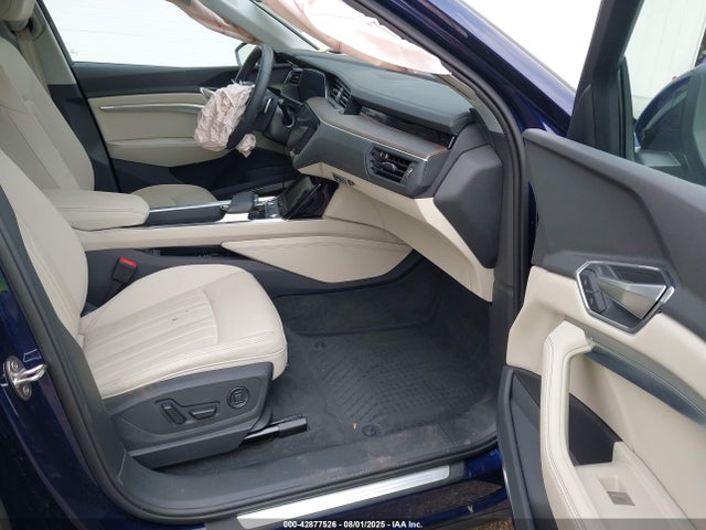 2022 AUDI E-TRON WA1LAAGE0NB038464 Photo 4