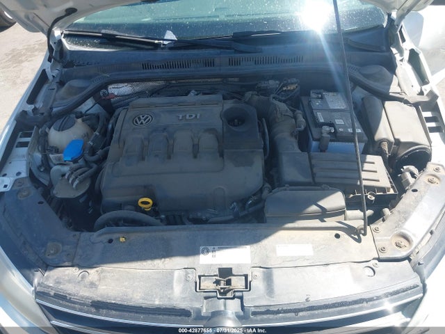 3VWLA7AJXFM305955 Volkswagen Jetta