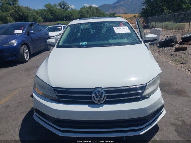 3VWLA7AJXFM305955 Volkswagen Jetta