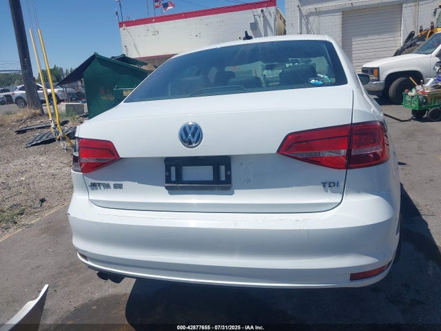 3VWLA7AJXFM305955 Volkswagen Jetta