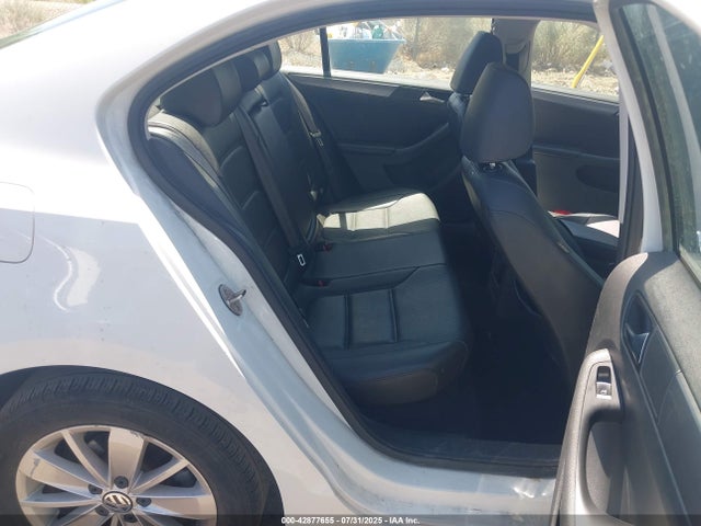 3VWLA7AJXFM305955 Volkswagen Jetta