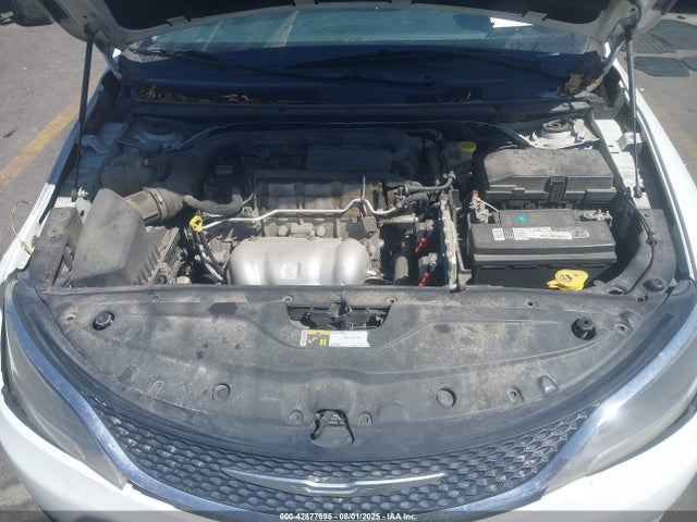 1C3CCCAB0FN691228 Chrysler 2015
