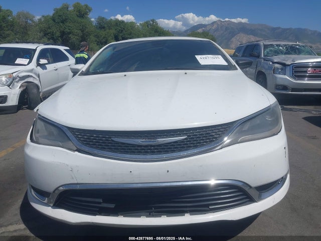 1C3CCCAB0FN691228 Chrysler 2015