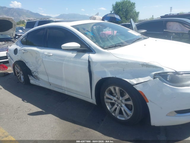 1C3CCCAB0FN691228 Chrysler 2015