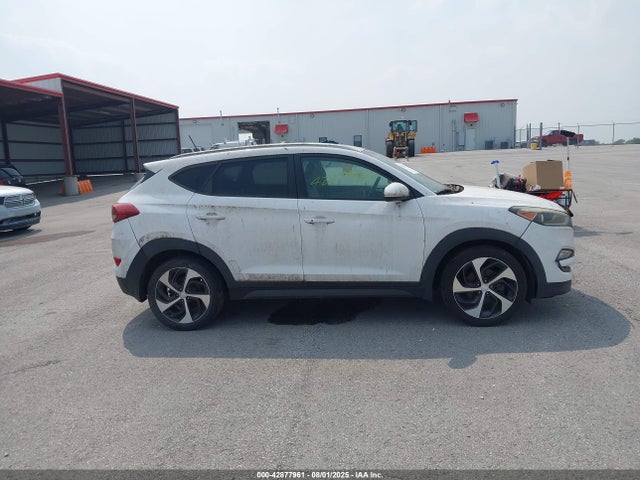 KM8J3CA22GU110821 Hyundai 2016