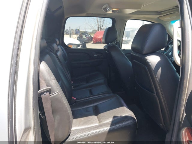 2010 CADILLAC ESCALADE EXT 3GYVKNEF0AG161384 Photo 7