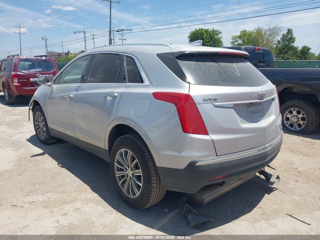2017 CADILLAC XT5 1GYKNBRS9HZ245956 Photo 2