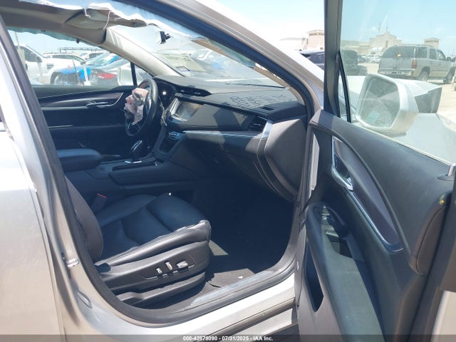 2017 CADILLAC XT5 1GYKNBRS9HZ245956 Photo 4