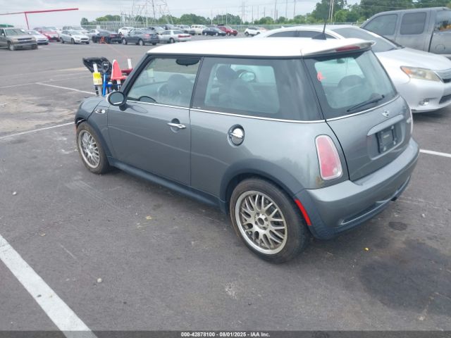 2005 MINI COOPER S WMWRE334X5TD95948 Photo 2