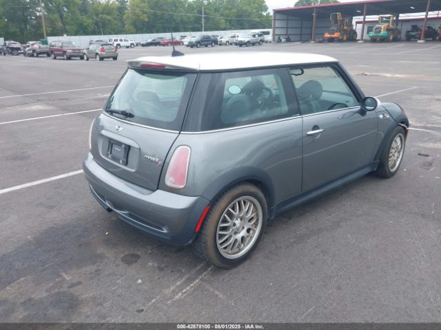 2005 MINI COOPER S WMWRE334X5TD95948 Photo 3