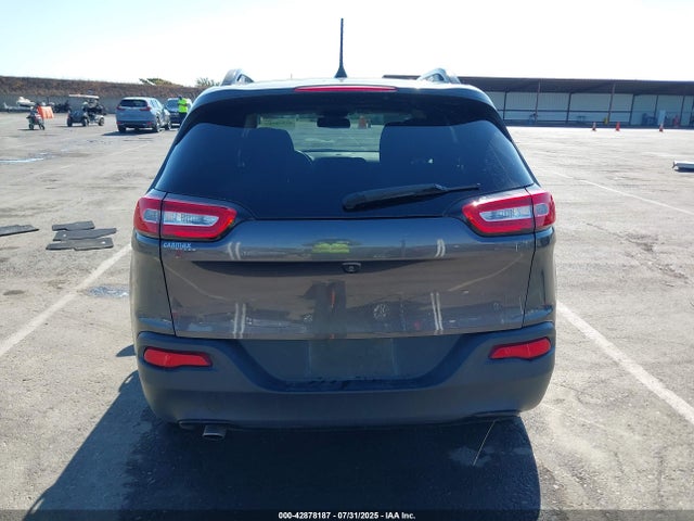 1C4PJLCB1JD622594 Jeep 2018
