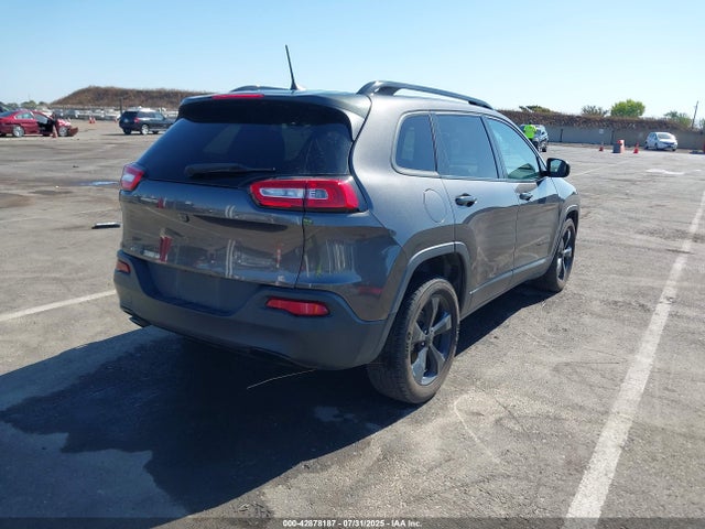 1C4PJLCB1JD622594 Jeep 2018