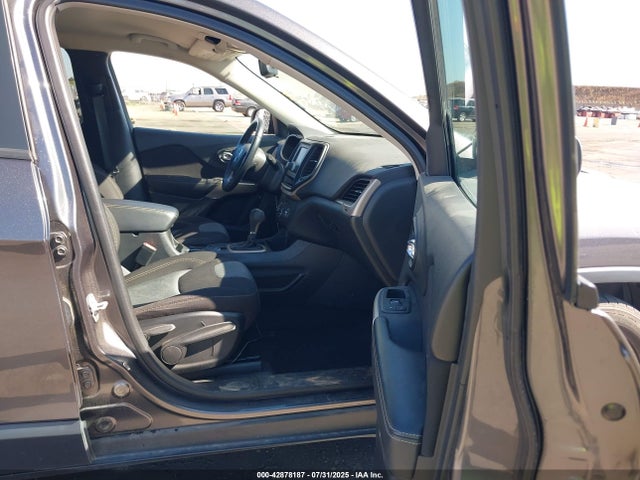 1C4PJLCB1JD622594 Jeep 2018