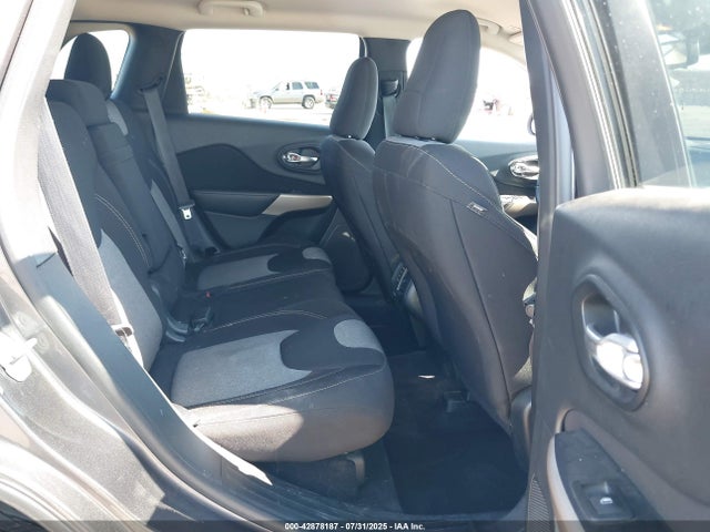 1C4PJLCB1JD622594 Jeep 2018