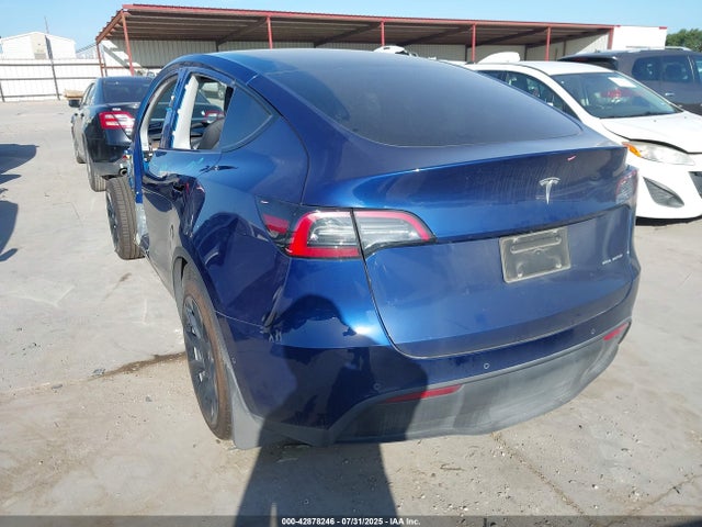 2022 TESLA MODEL Y 7SAYGDEE9NF443673 Photo 2