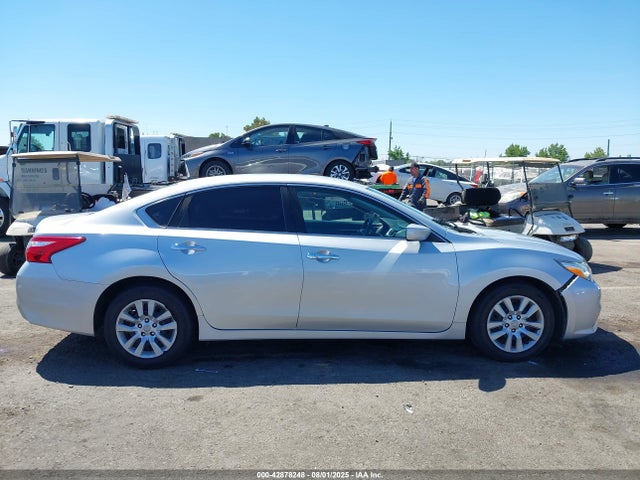 1N4AL3AP8HC485660 Nissan 2017