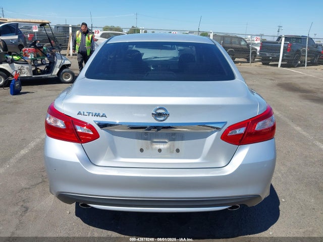 1N4AL3AP8HC485660 Nissan 2017