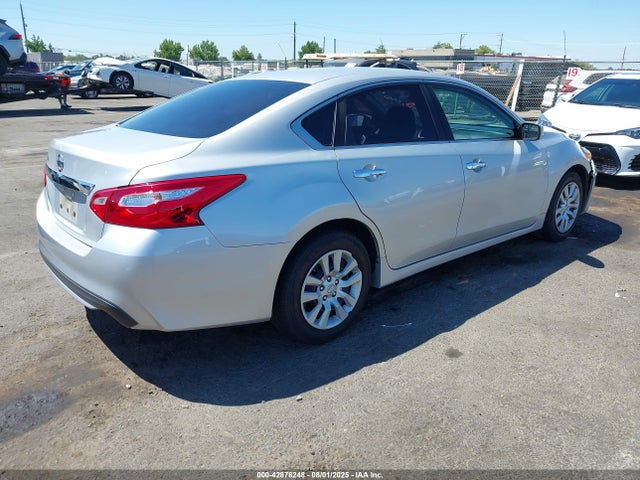 1N4AL3AP8HC485660 Nissan 2017