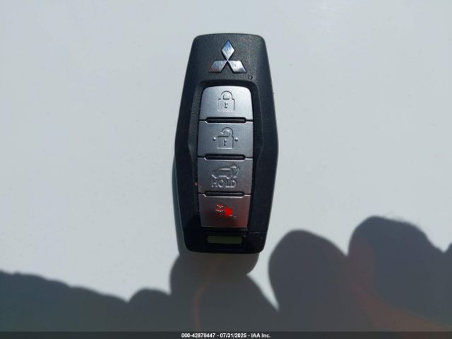 2022 MITSUBISHI OUTLANDER JA4J3UA8XNZ081559 Photo 10