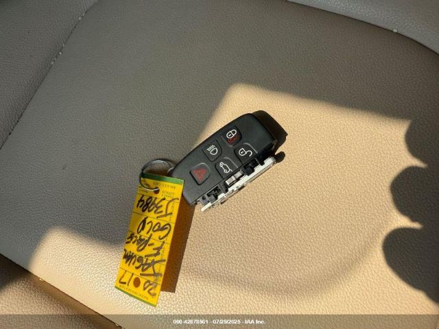 2017 JAGUAR F-PACE SADCJ2BV7HA499324 Photo 10