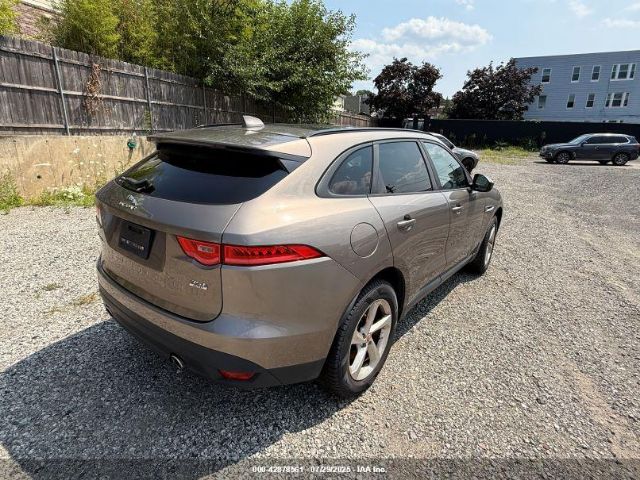 2017 JAGUAR F-PACE SADCJ2BV7HA499324 Photo 3