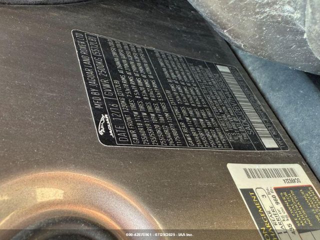 2017 JAGUAR F-PACE SADCJ2BV7HA499324 Photo 8