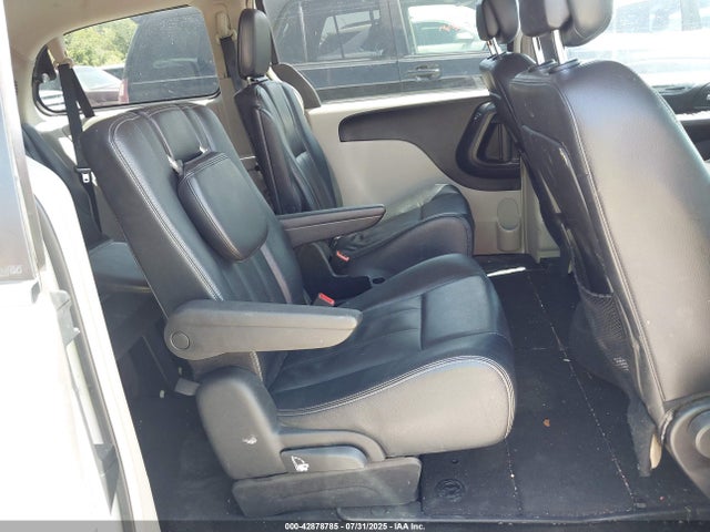 Chrysler Town and Country 2014 2C4RC1BG7ER246975 Image 8