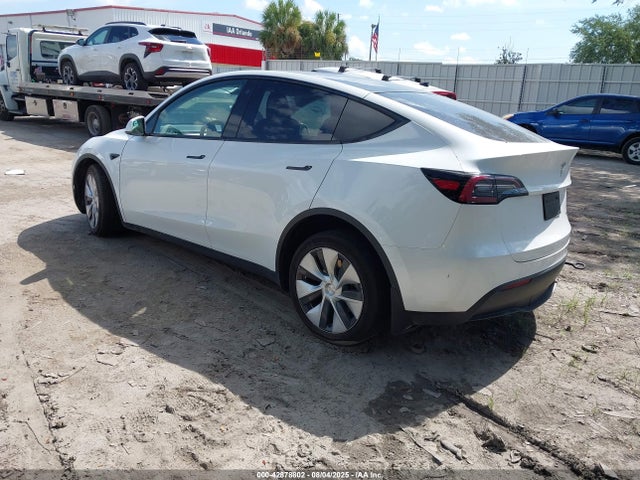 2023 TESLA MODEL Y 7SAYGAEE9PF782466 Photo 2