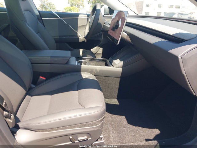 2025 TESLA MODEL 3 5YJ3E1EA1SF046088 Photo 4