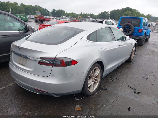 2015 TESLA MODEL S 5YJSA1H13FF082373 Photo 3