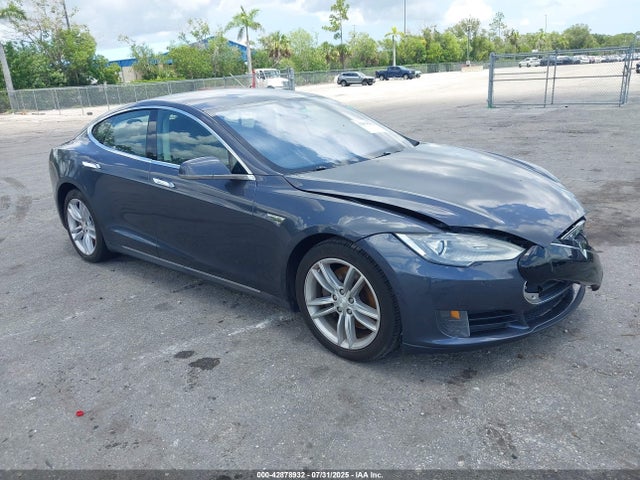 2015 TESLA MODEL S 5YJSA1E11FF115987 Photo 0