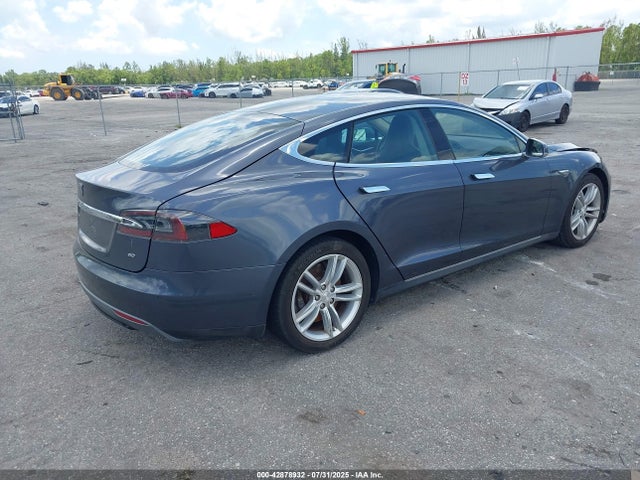 2015 TESLA MODEL S 5YJSA1E11FF115987 Photo 3