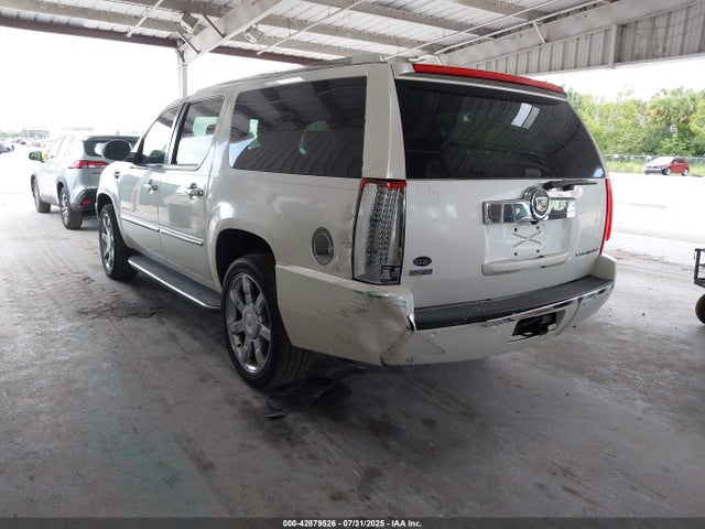 2011 CADILLAC ESCALADE ESV 1GYS3HEF5BR134684 Photo 2