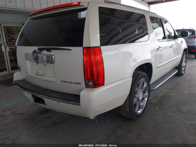2011 CADILLAC ESCALADE ESV 1GYS3HEF5BR134684 Photo 3