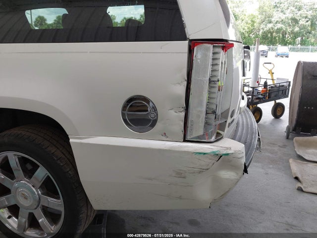 2011 CADILLAC ESCALADE ESV 1GYS3HEF5BR134684 Photo 5