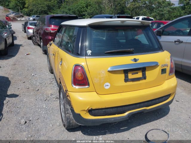 2008 MINI COOPER S WMWMF73538TV33564 Photo 2