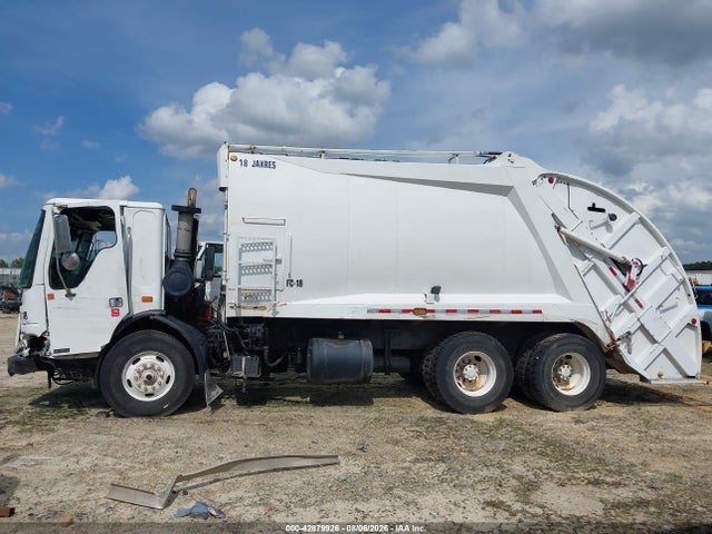 42879926 :رقم المزاد ، 49HHBVAN36RW45166 vin ، 2006 Sterling Truck Condor مزاد بيع