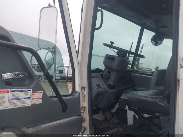 42879926 :رقم المزاد ، 49HHBVAN36RW45166 vin ، 2006 Sterling Truck Condor مزاد بيع