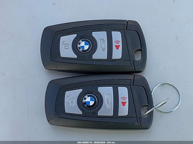 WBA8E5G39HNU42997 BMW 320i