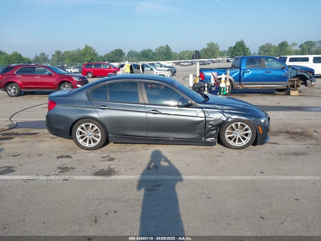 WBA8E5G39HNU42997 BMW 320i