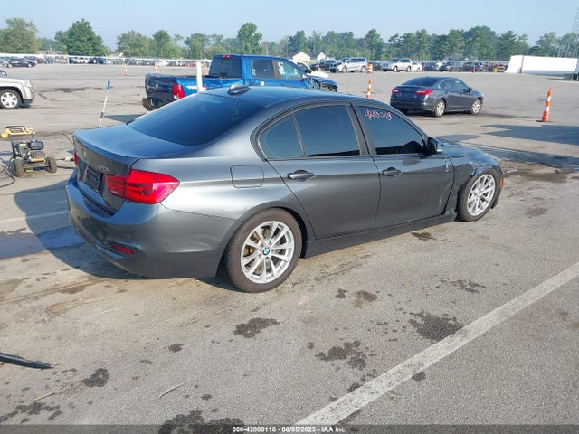 WBA8E5G39HNU42997 BMW 320i