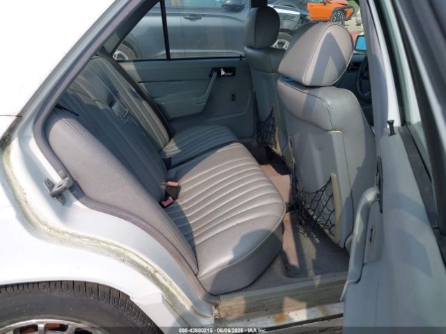 1992 MERCEDES-BENZ 190 WDBDA28D0NF891296 Photo 7