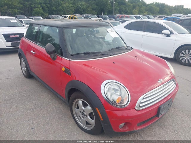 2008 MINI COOPER WMWMF33548TT68181 Photo 0