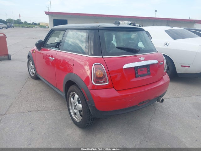 2008 MINI COOPER WMWMF33548TT68181 Photo 2