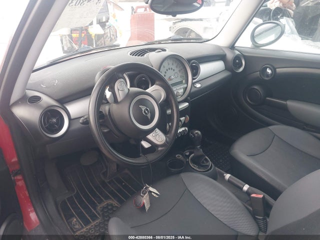 2008 MINI COOPER WMWMF33548TT68181 Photo 4