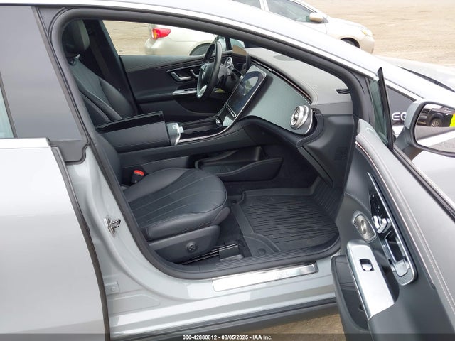 Mercedes-Benz 2023 2023 W1KEG1CBXPF013582 Image 5
