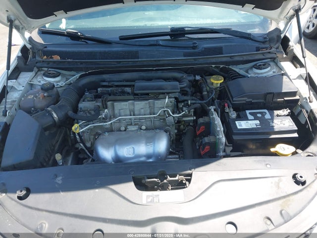 1C3CCCAB1GN164784 Chrysler 2016